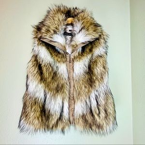 PAMELA McCOY Faux Fox Fur Vest‎ Sz M Suede Trim Lined Replica Ski Mob Wife
